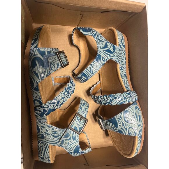 Brioso
Solera Tooled Leather Sandals 8.5 - Picture 8 of 8